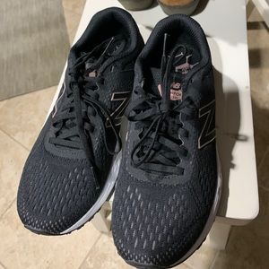 New balance women’s sneaker size 7
